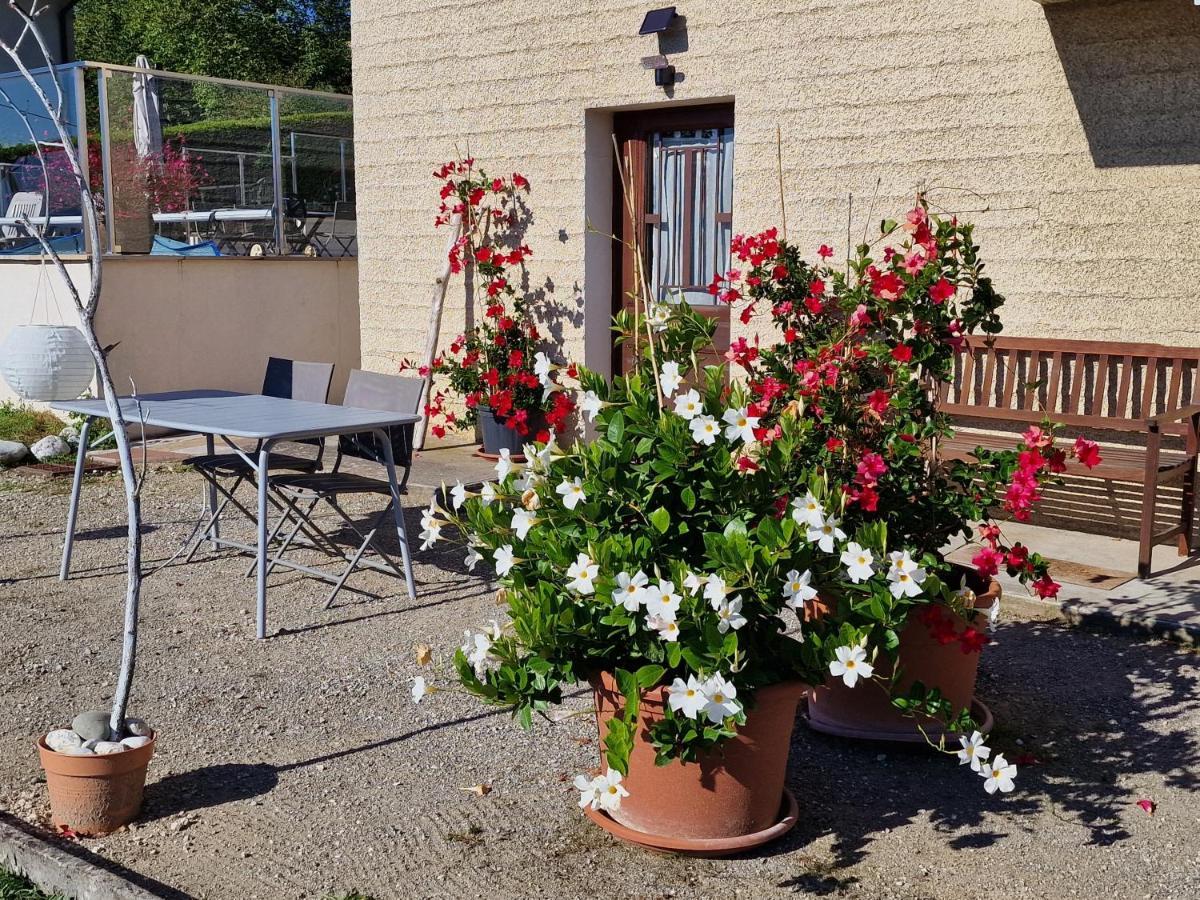 Studio Bellevue Appart Independant Renove 2024 Piscine Parking Proche Centre Annecy Poisy Bagian luar foto