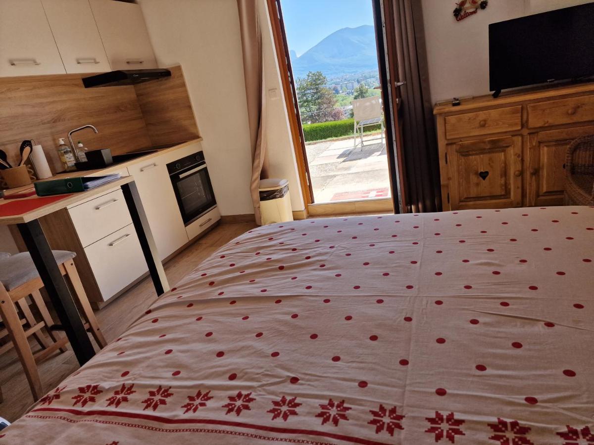 Studio Bellevue Appart Independant Renove 2024 Piscine Parking Proche Centre Annecy Poisy Bagian luar foto