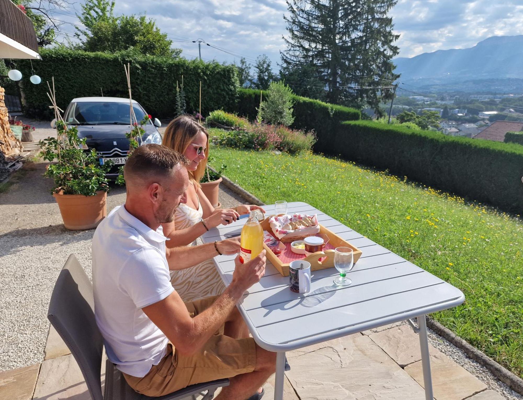 Studio Bellevue Appart Independant Renove 2024 Piscine Parking Proche Centre Annecy Poisy Bagian luar foto